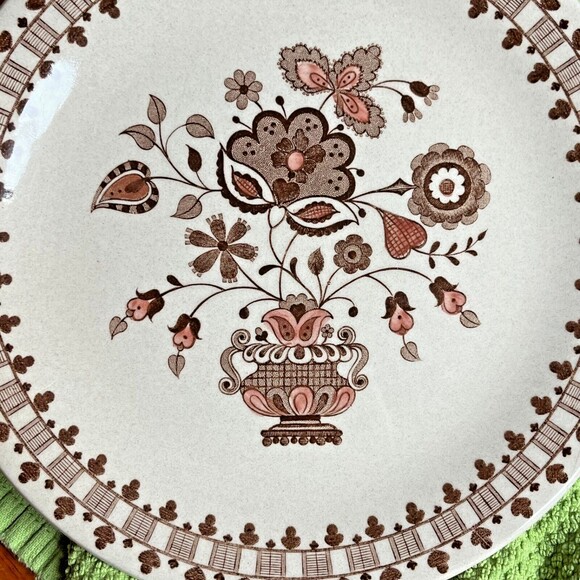 Johnson Brothers Salad Plate 8" Old Granite Jamestown Brown Retired - Picture 5 of 7